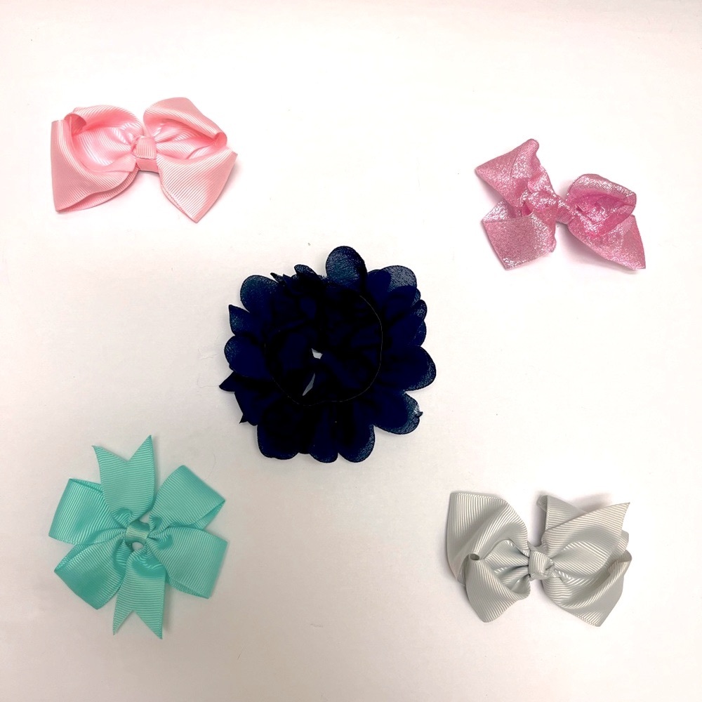 ❤️ FREE with any purchase 🙏🏽 Lot of 4 🎀🩵💖 bows clips and 1 ruffle scrunchie